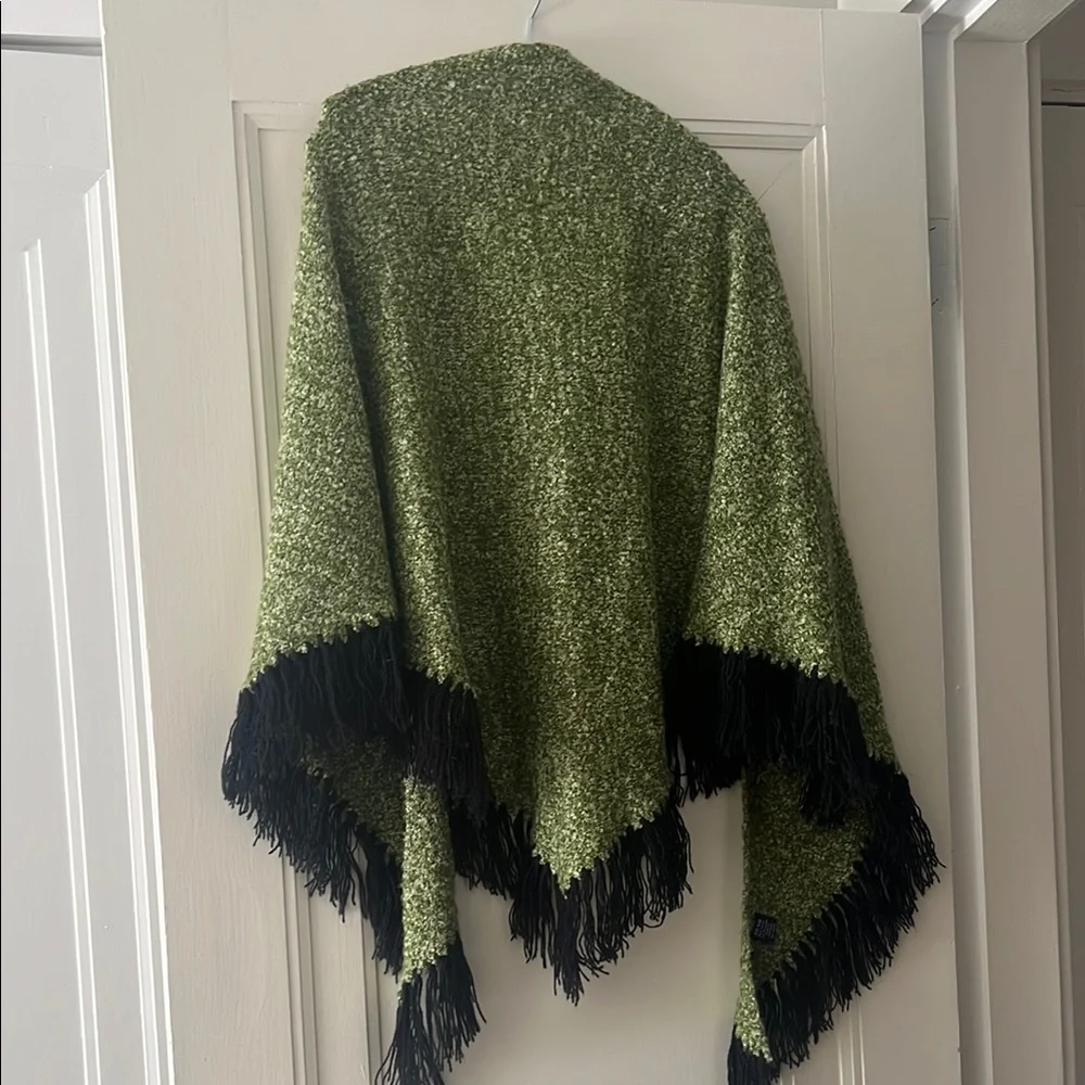 Green Shawl with Black Fringe - Picture 3 of 5
